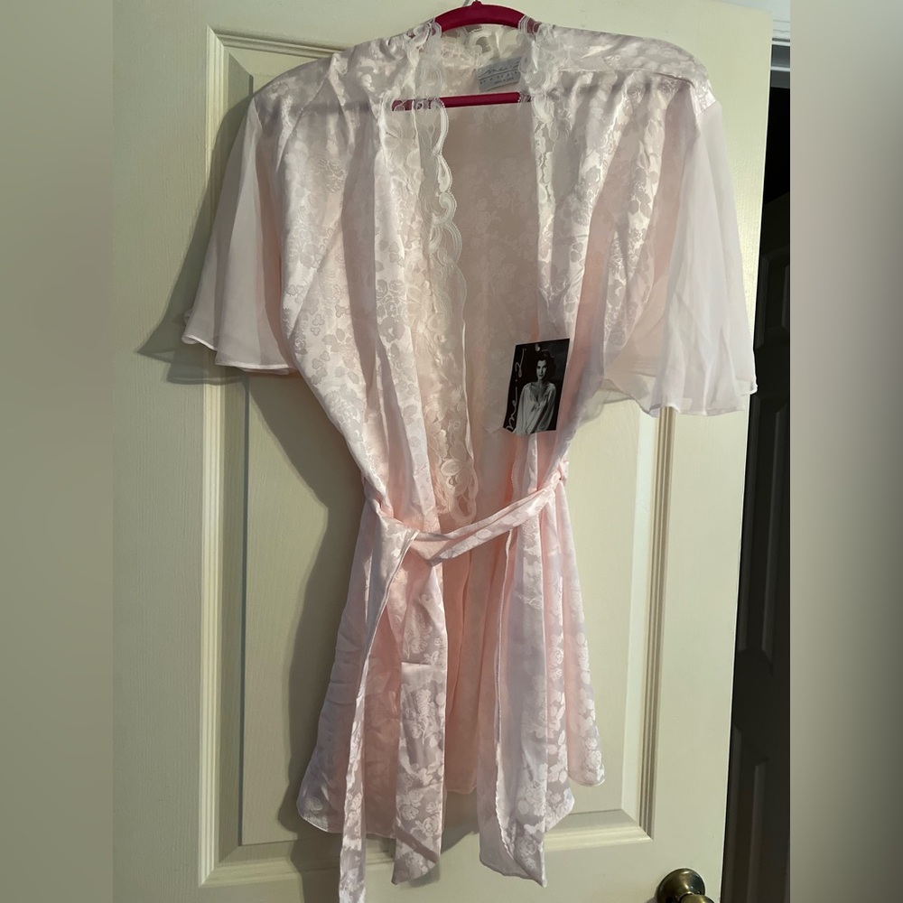 Ms Elaine Robe (and nightgown to match)